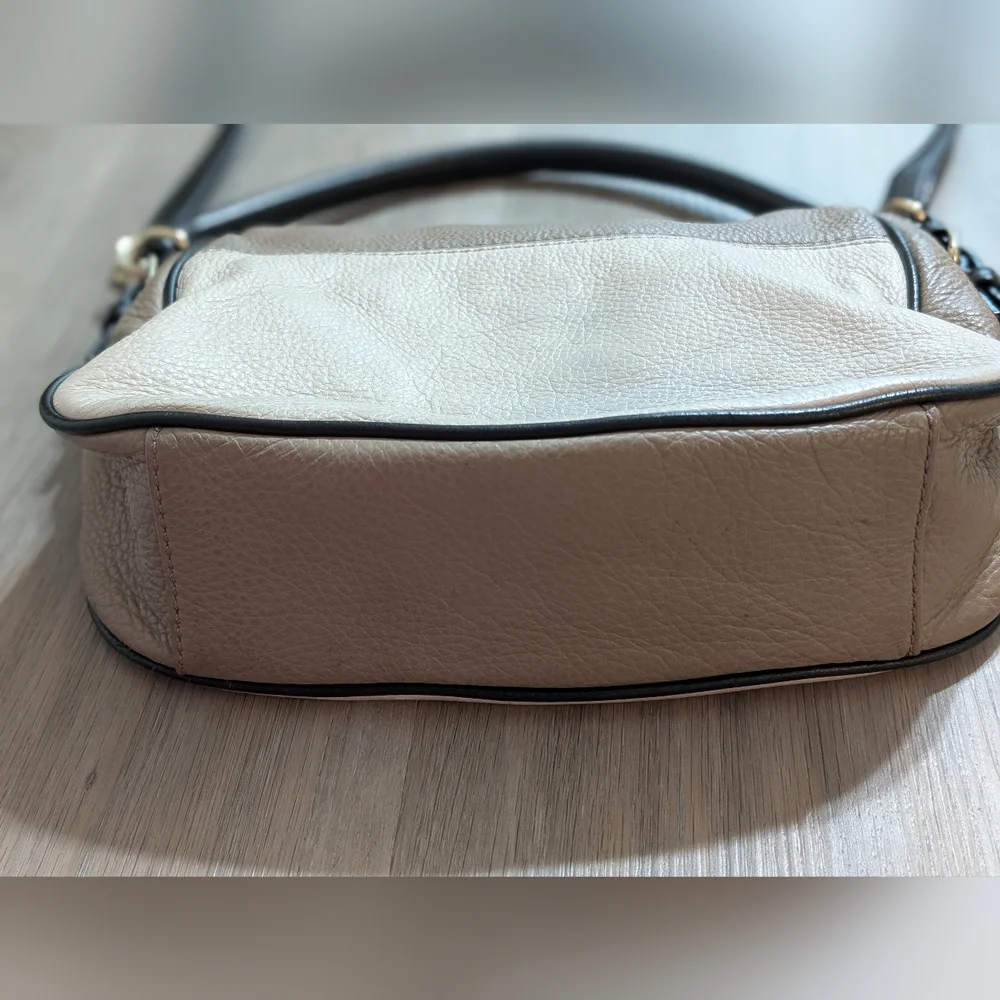 Kate Spade Cream and Black Crossbody Bag - Preloved - Picture 9 of 16